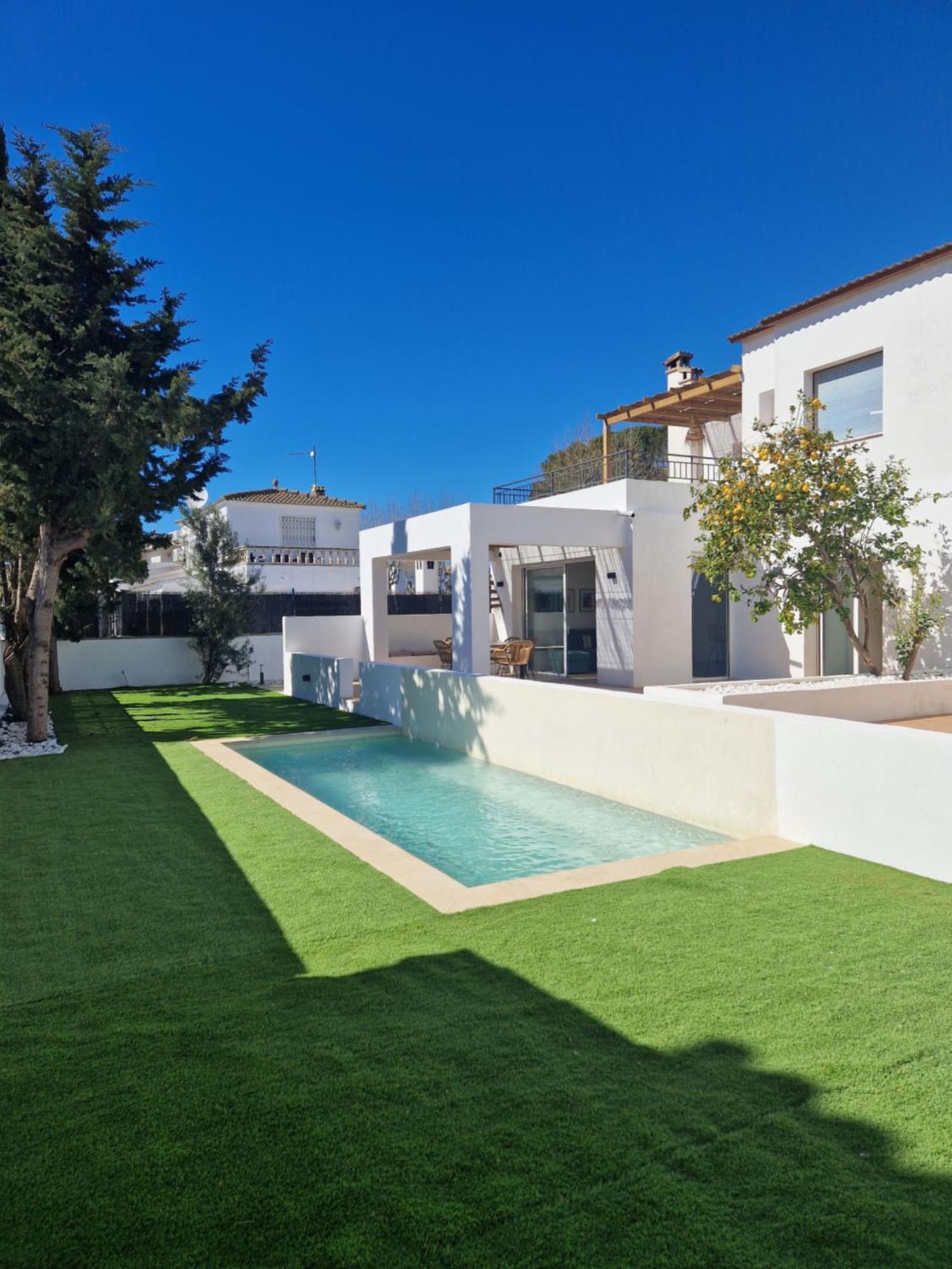 Gorgot P1 I Apartamento Con Terraza Y Piscina Comunitaria Cerca De La Playa Empuriabrava Esterno foto
